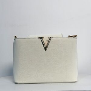 Cartera blanca detalle en V